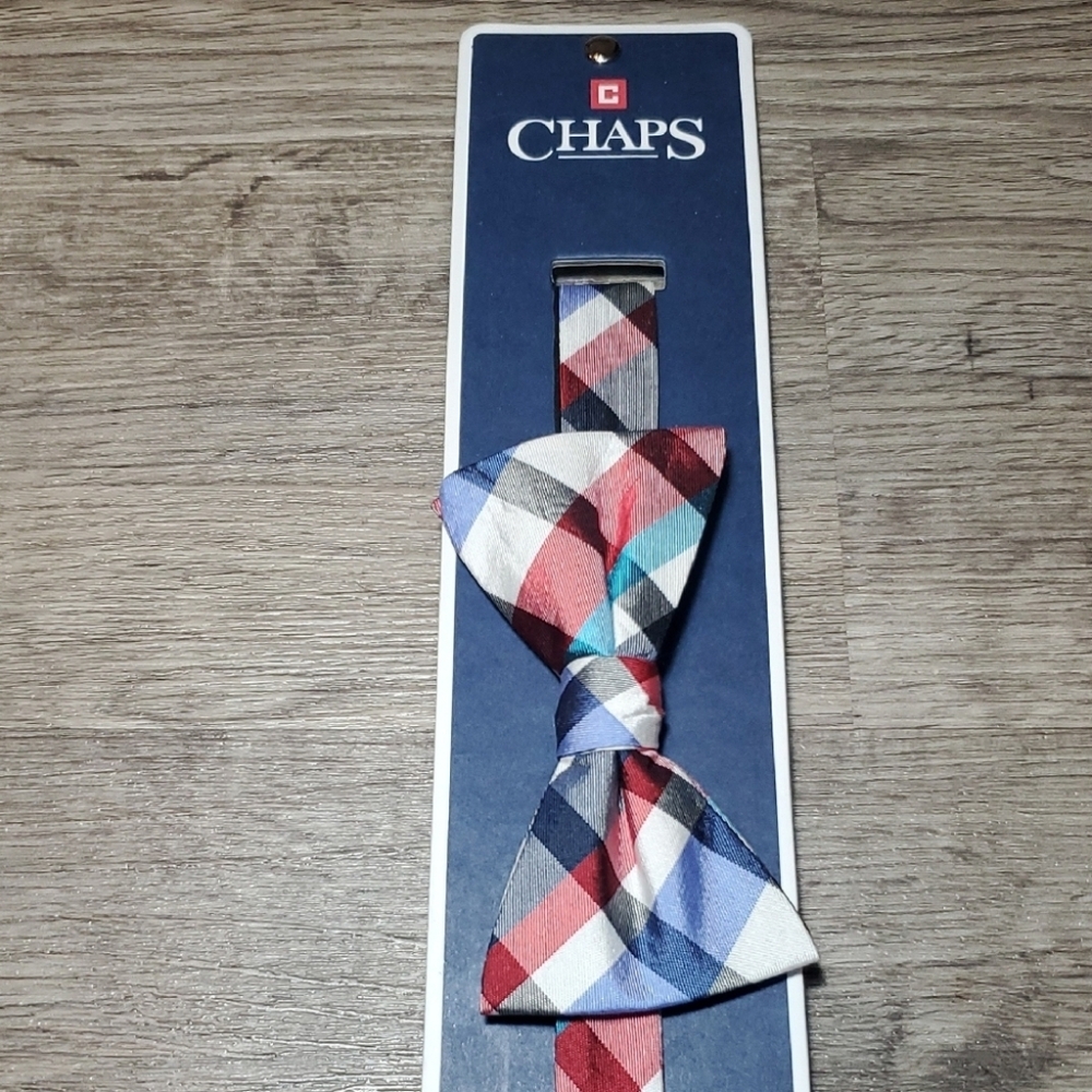 🏈CHAPS VIBRANT BOW TIE